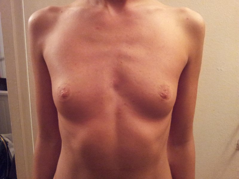 Голые сиськи первого размера