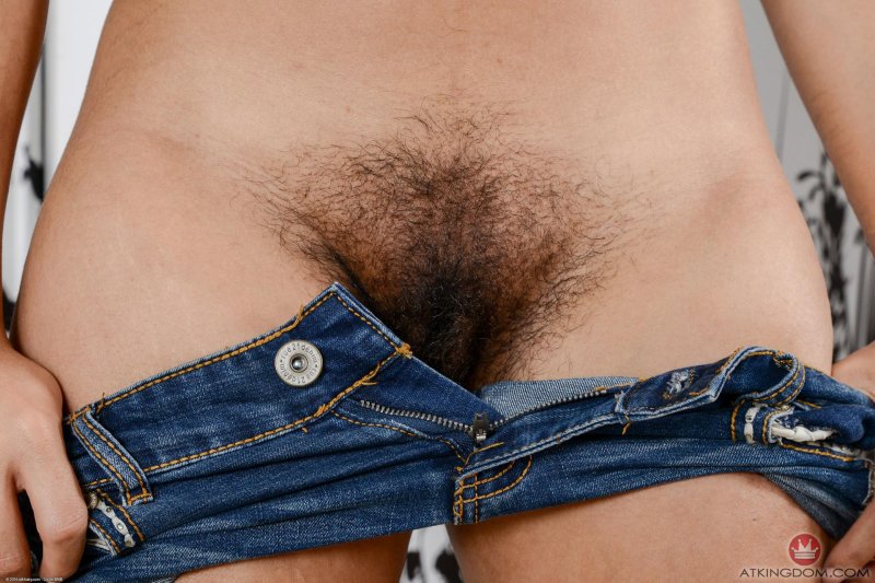 Пушистые лобки подростков