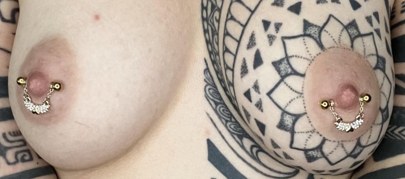Пирсинг груди