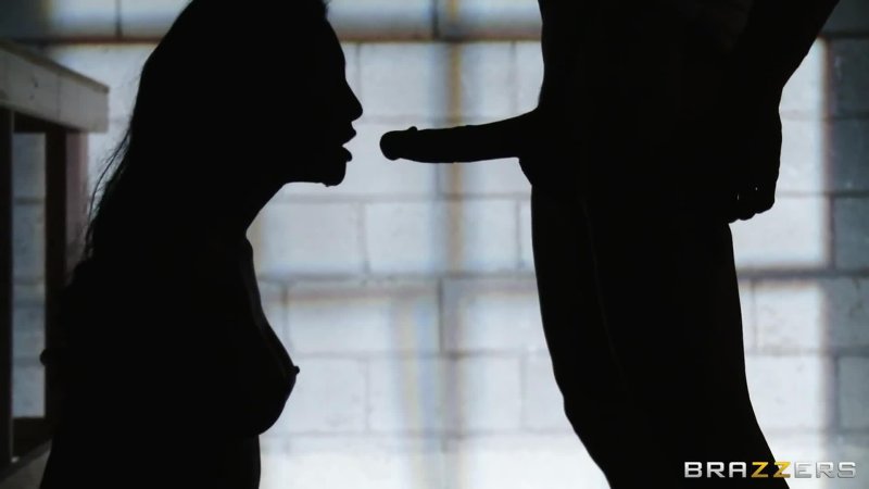 Красивая девушка перед минетом