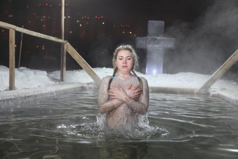 Прорубь крещение