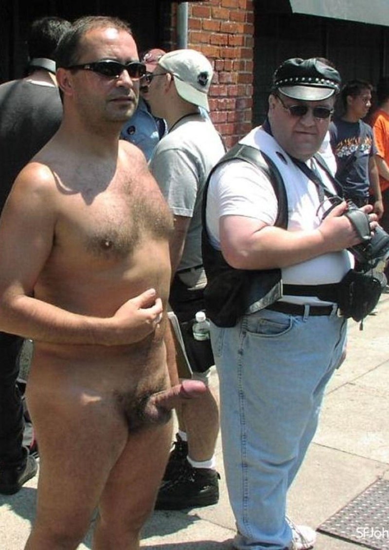 Мужской эксгибиционизм