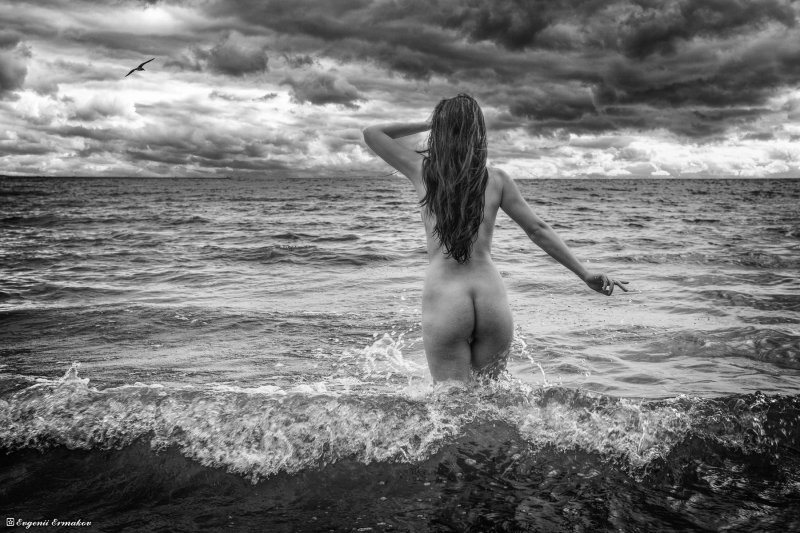 Море девушка