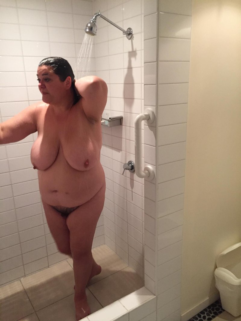 Баба в душе