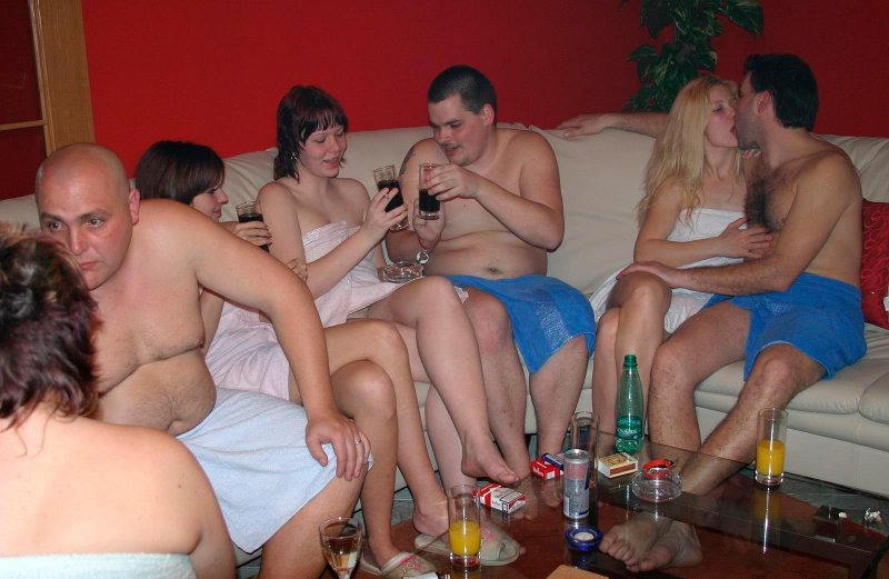 Домашняя вечеринка свингеров