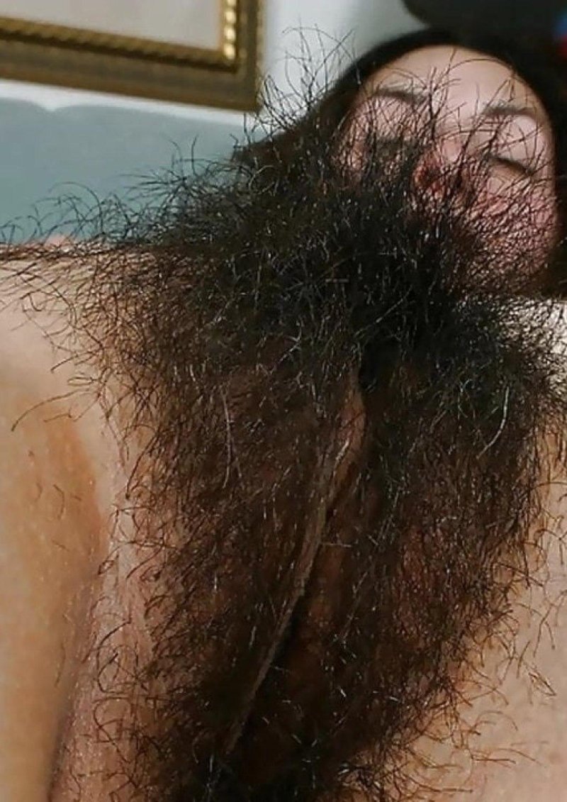 Девушка волосатая