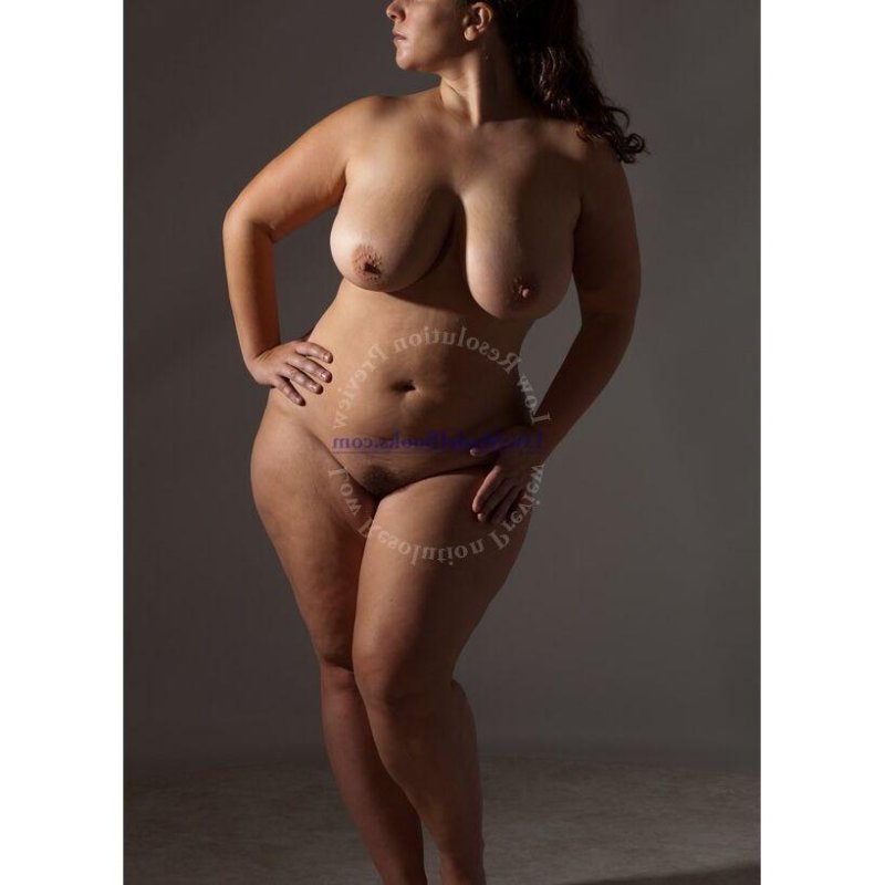 Голые модели плюс сайз