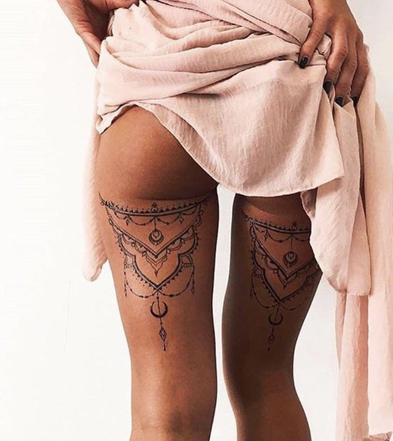 Тату на колено женские