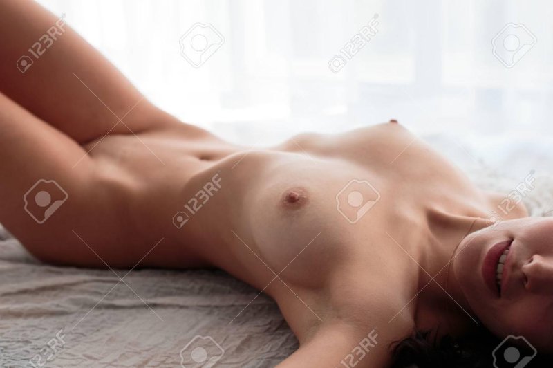 Голое тело женщин