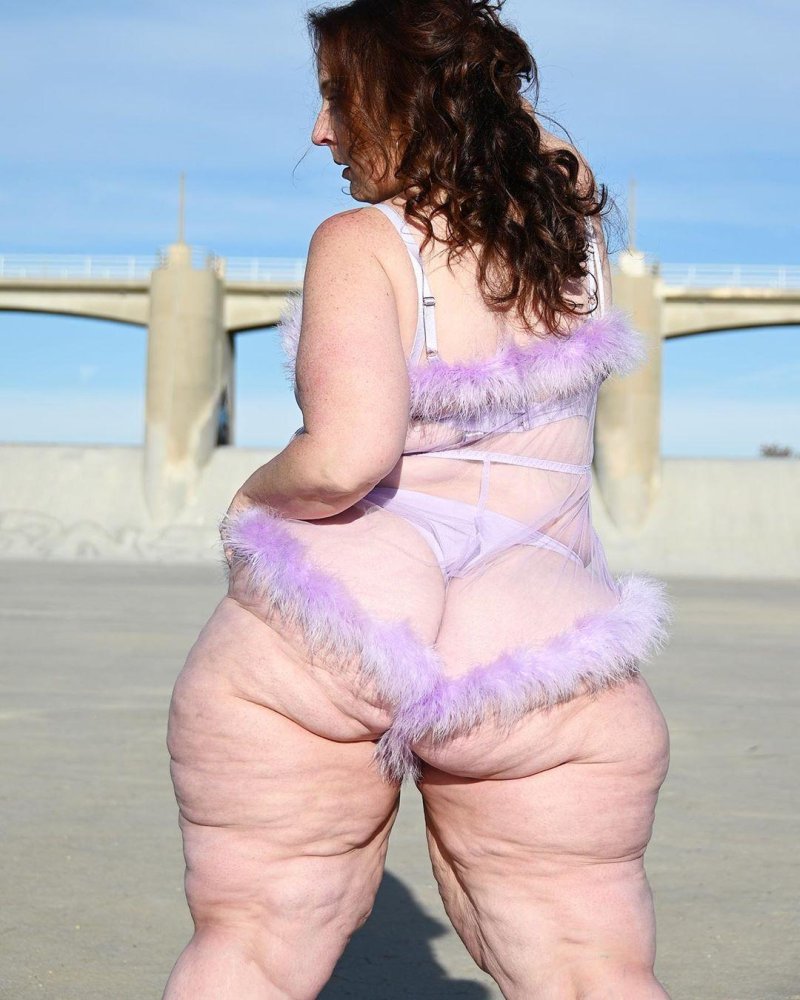 Старые жирные целлюлитные