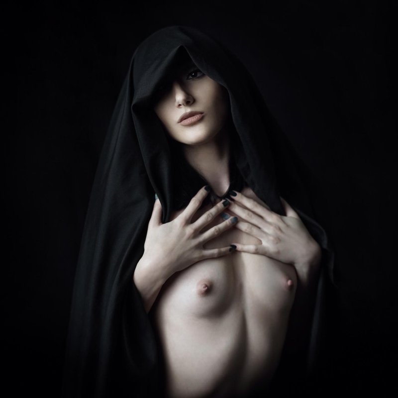 Готическая девушка