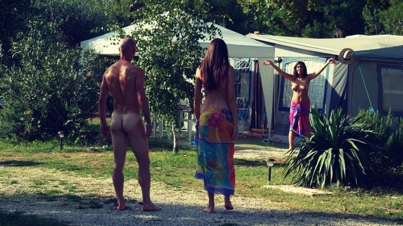 Нудисты семейное