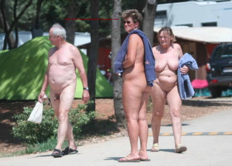 Пожилые нудистские семьи