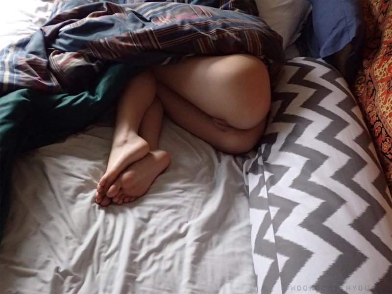 Спящие девушки в трусиках