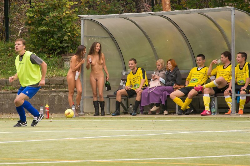 Женская сборная по футболу голые