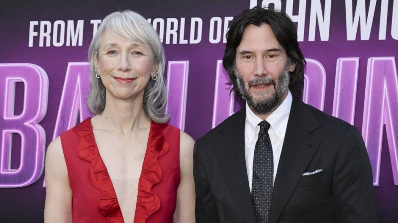 Александрой грант и киану ривз