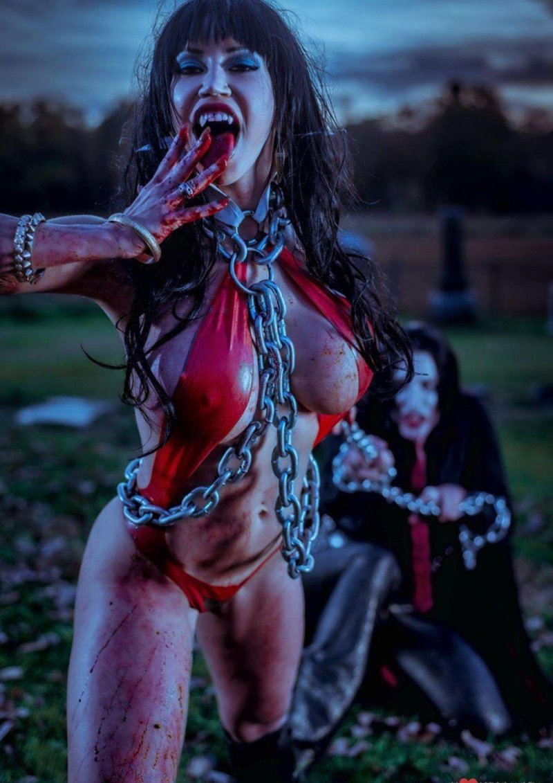 Голые женщины вампирши