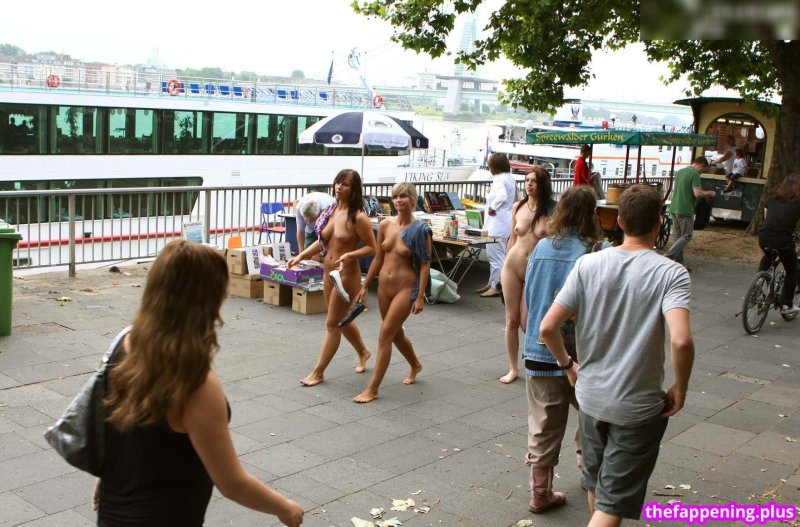 Публичная нагота