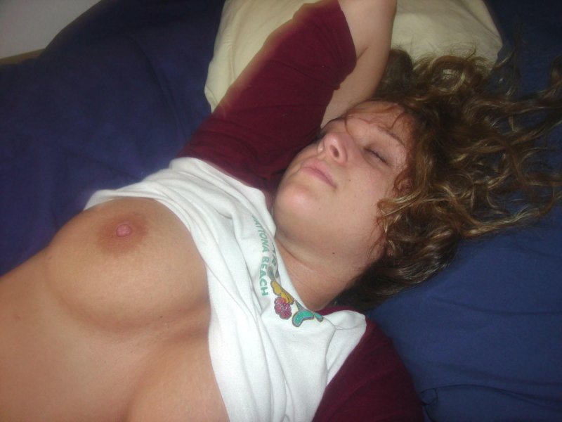 Пьяные спящие голые женщины