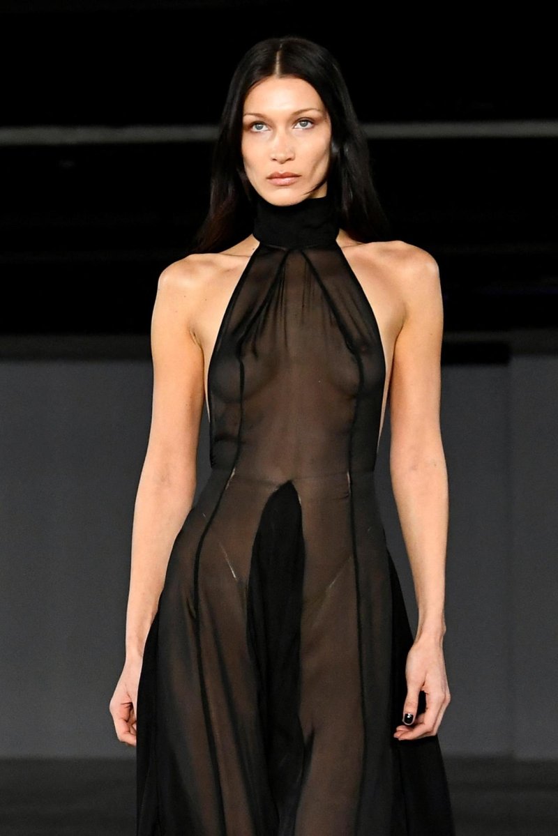 Белла хадид в прозрачном платье