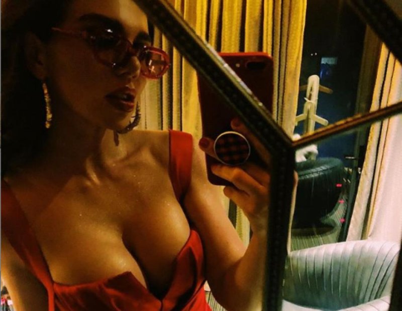 Анна седокова грудь