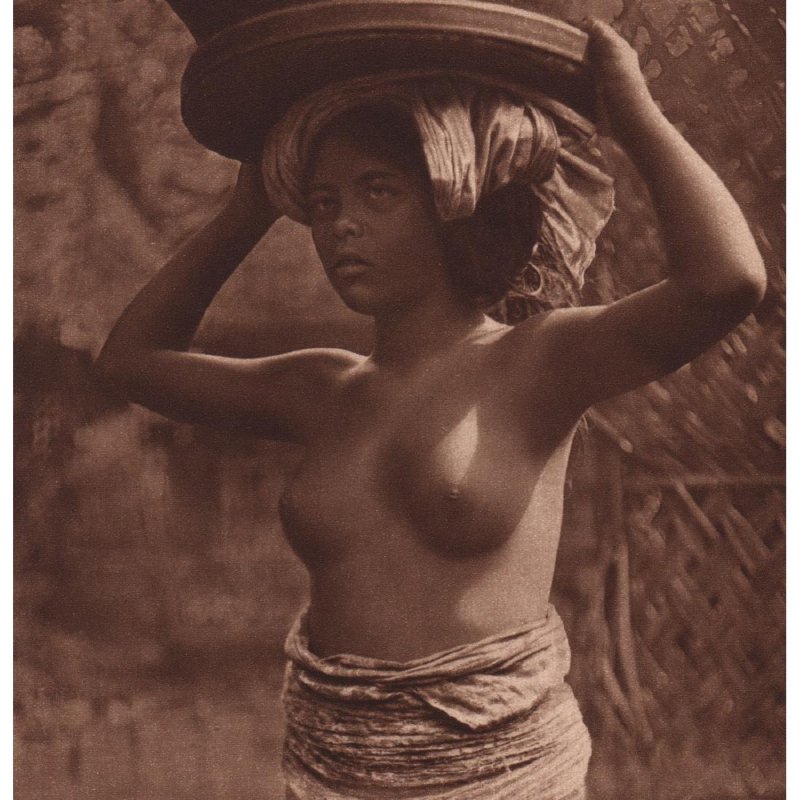 Голая модель индонезийка