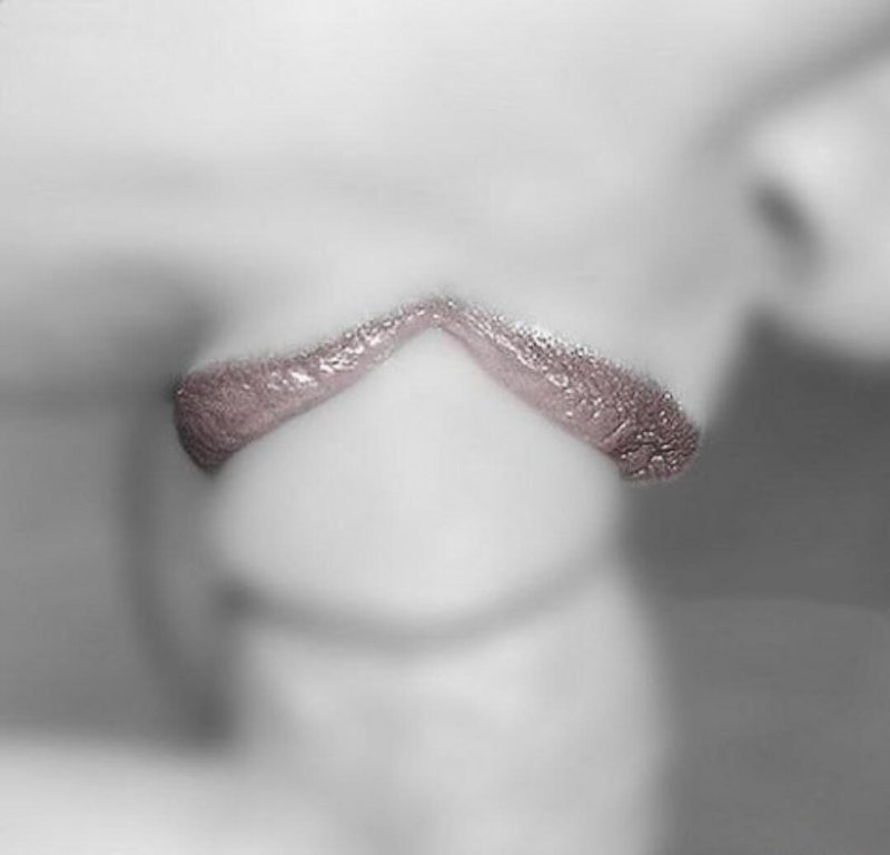 Губы помада