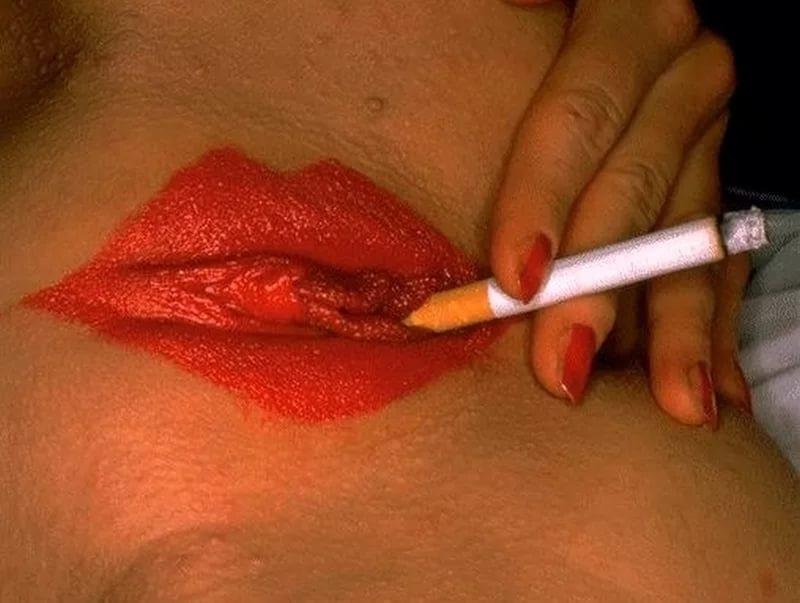 Губы с сигаретой