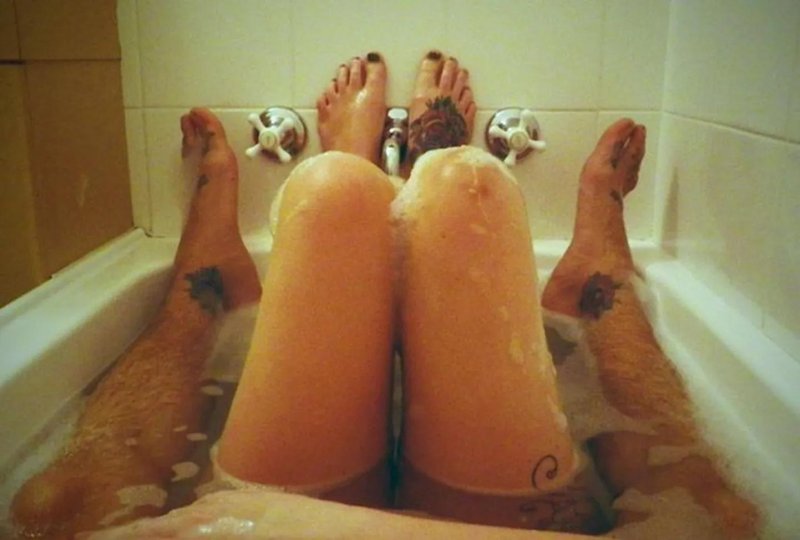 Ножки девушек в ванной