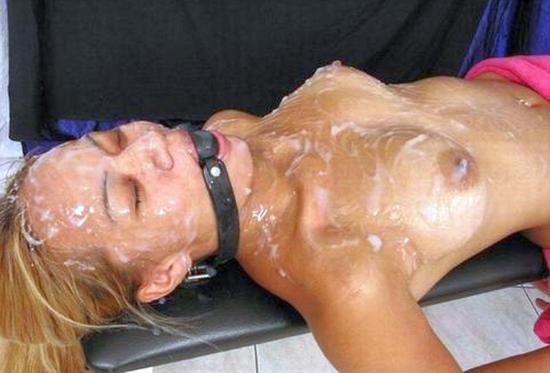 Буккаке кончают на тело