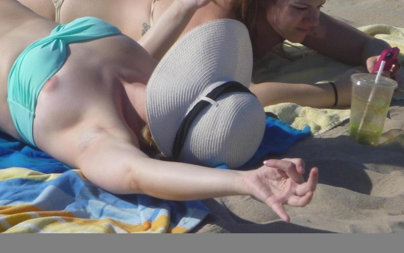 Случайное обнажение груди