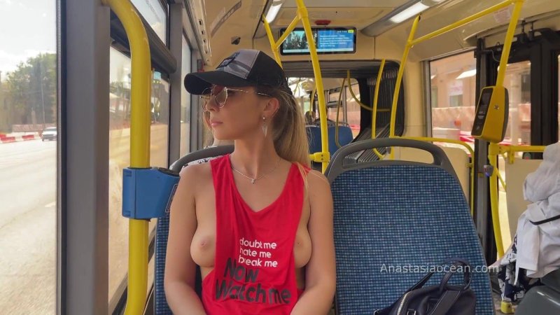 Груди сиськи