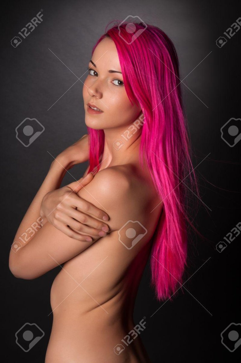 Розовые волосы