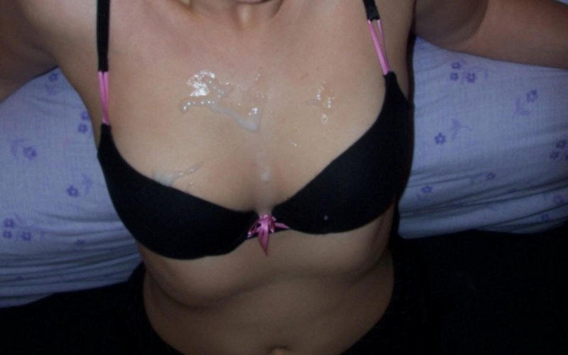 Лифчик в сперме