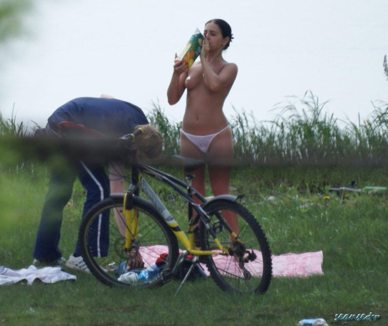 Деревенский пляж подсмотренное