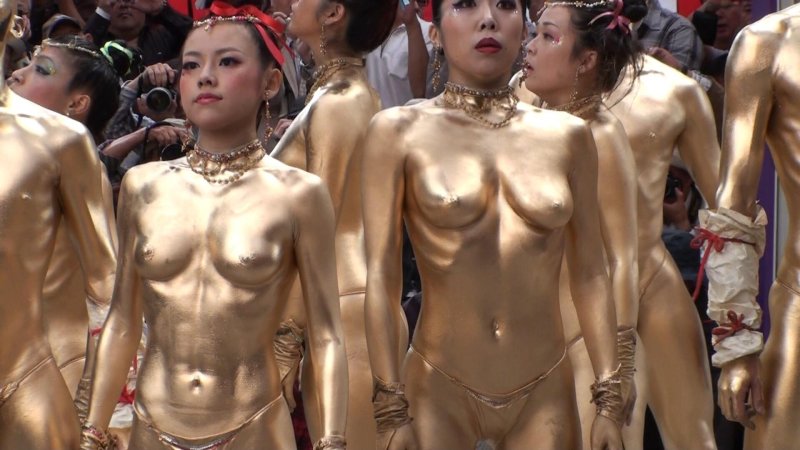 Gold bodypaint japan