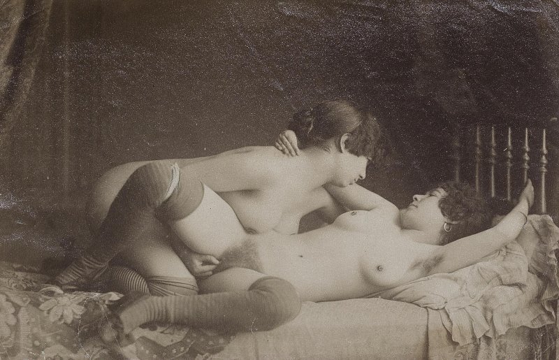 Старые порнографические снимки