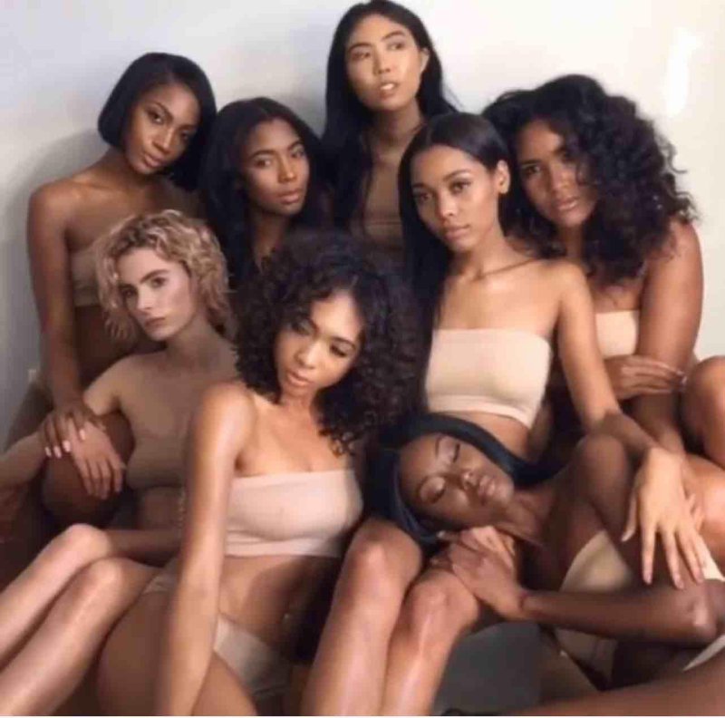 Голые девушки разных национальностей