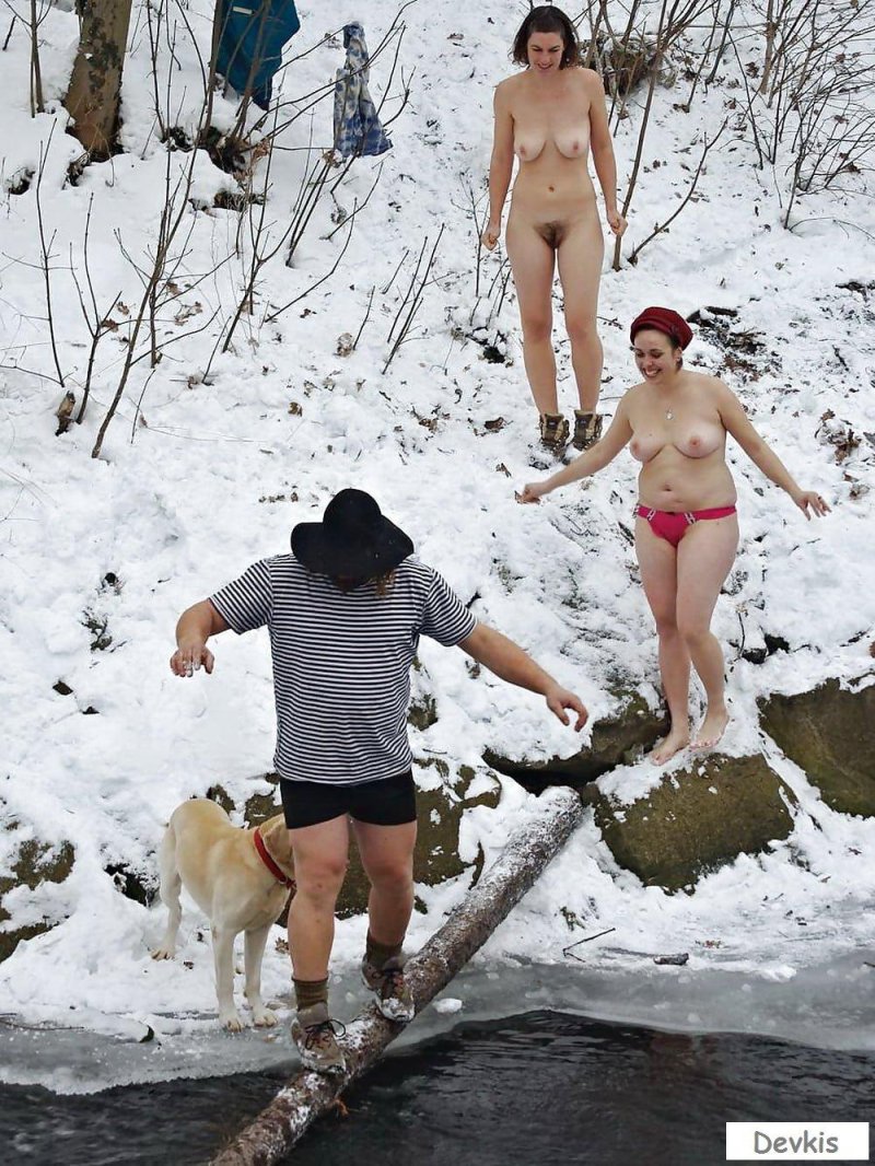 Совместное купание голышом