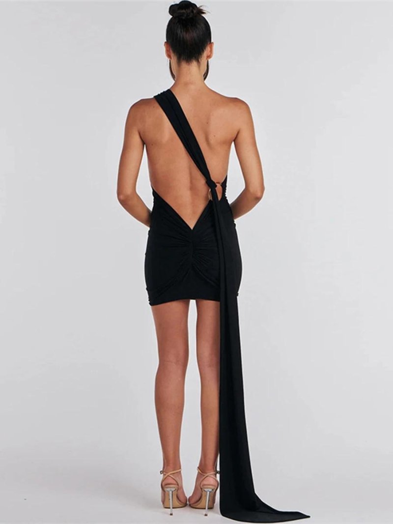 Платье на одно плечо