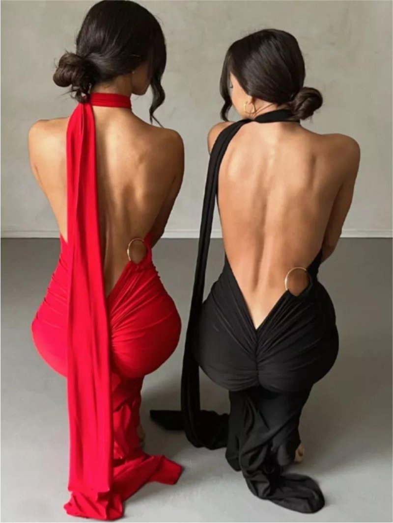 Женское платье с открытой спиной