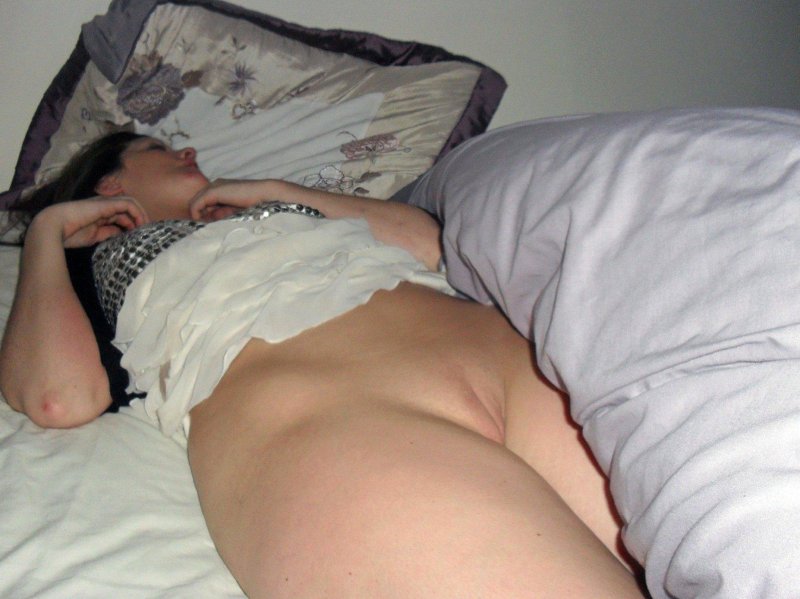 Спящая девушка