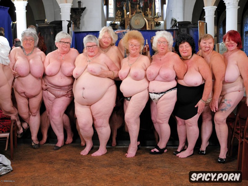 Много голых толстых баб