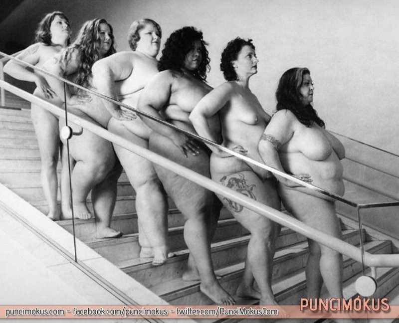 Много голых женщин ретро