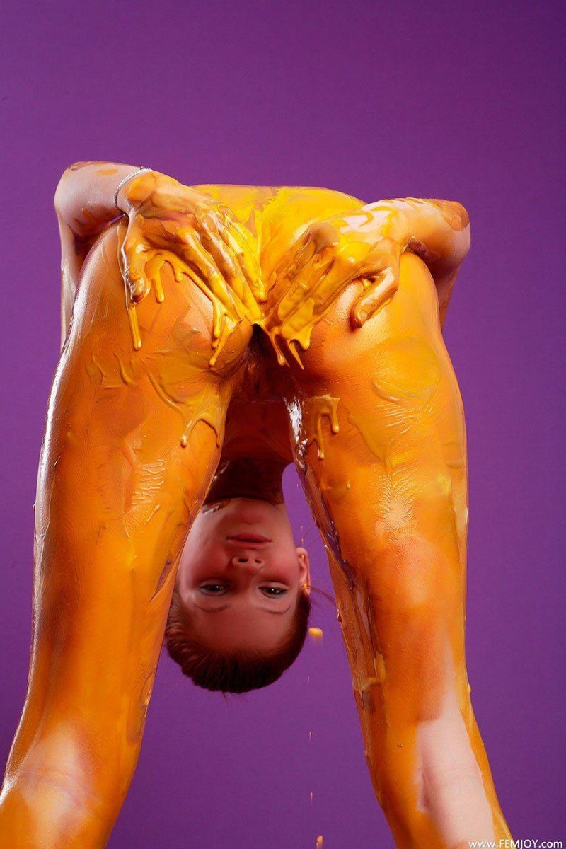 Вагина девушек в красках