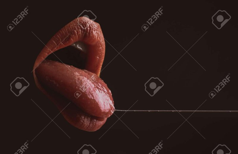 Губы сексуальные