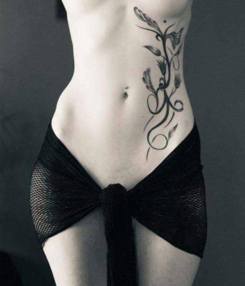 Женская тату