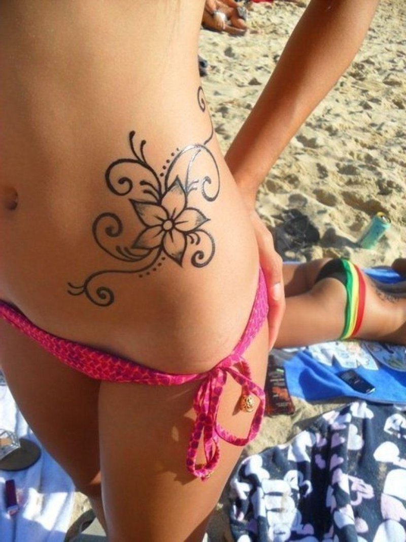 Тату для девушек на животе
