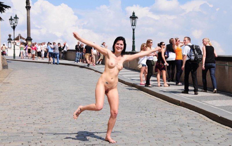 Голые женщины на публике