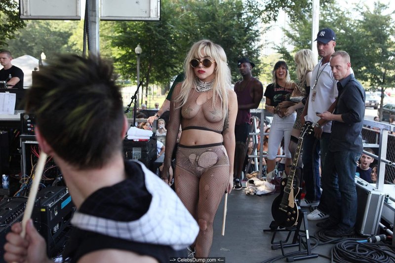 Леди гага эпатажные наряды